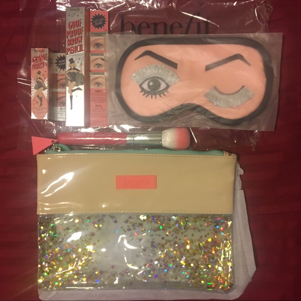 Benefit Cosmetics Gift Pack